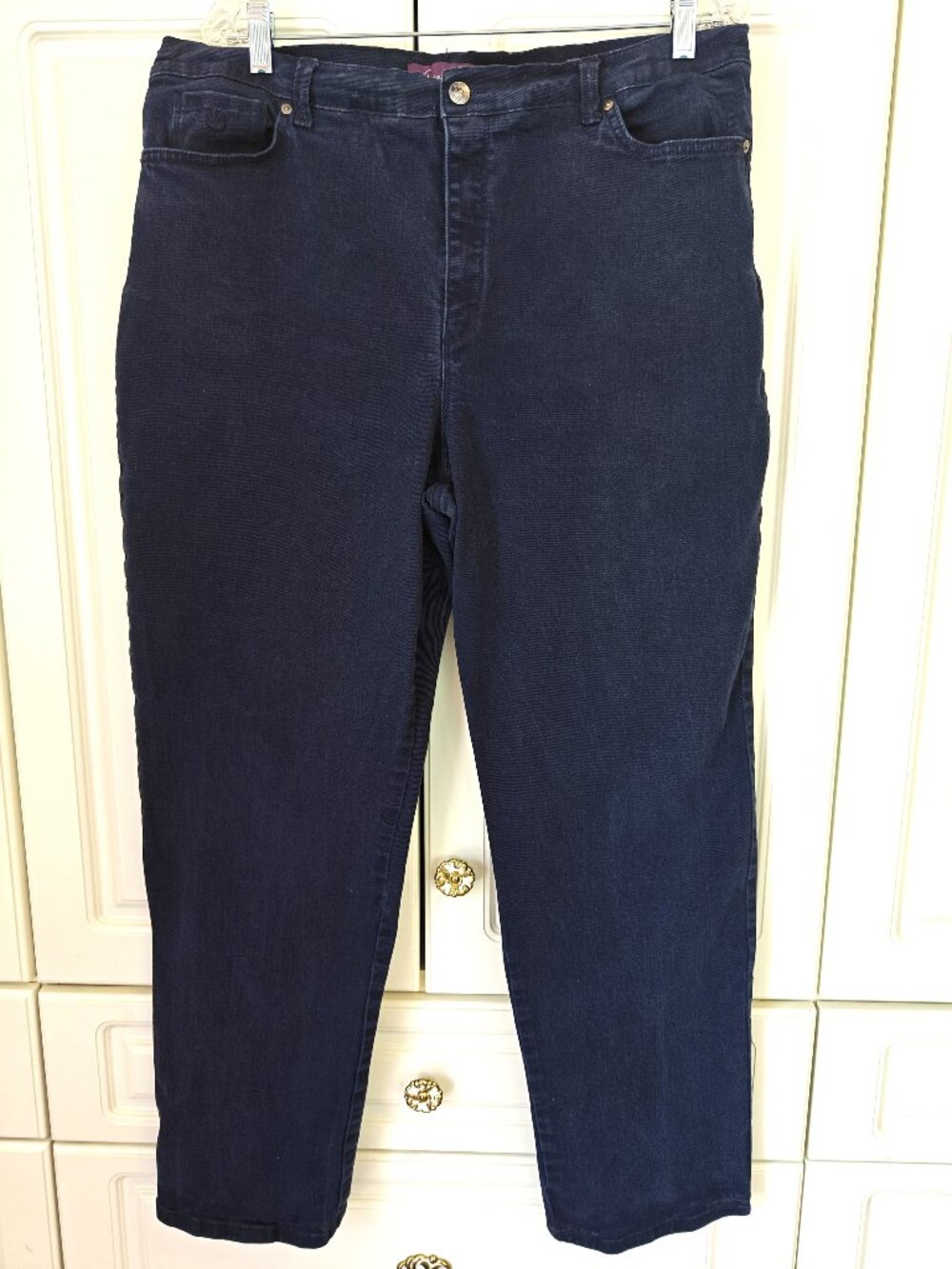 Gloria Vanderbilt Amanda Style Blue Jeans, Size 18, Average, like new